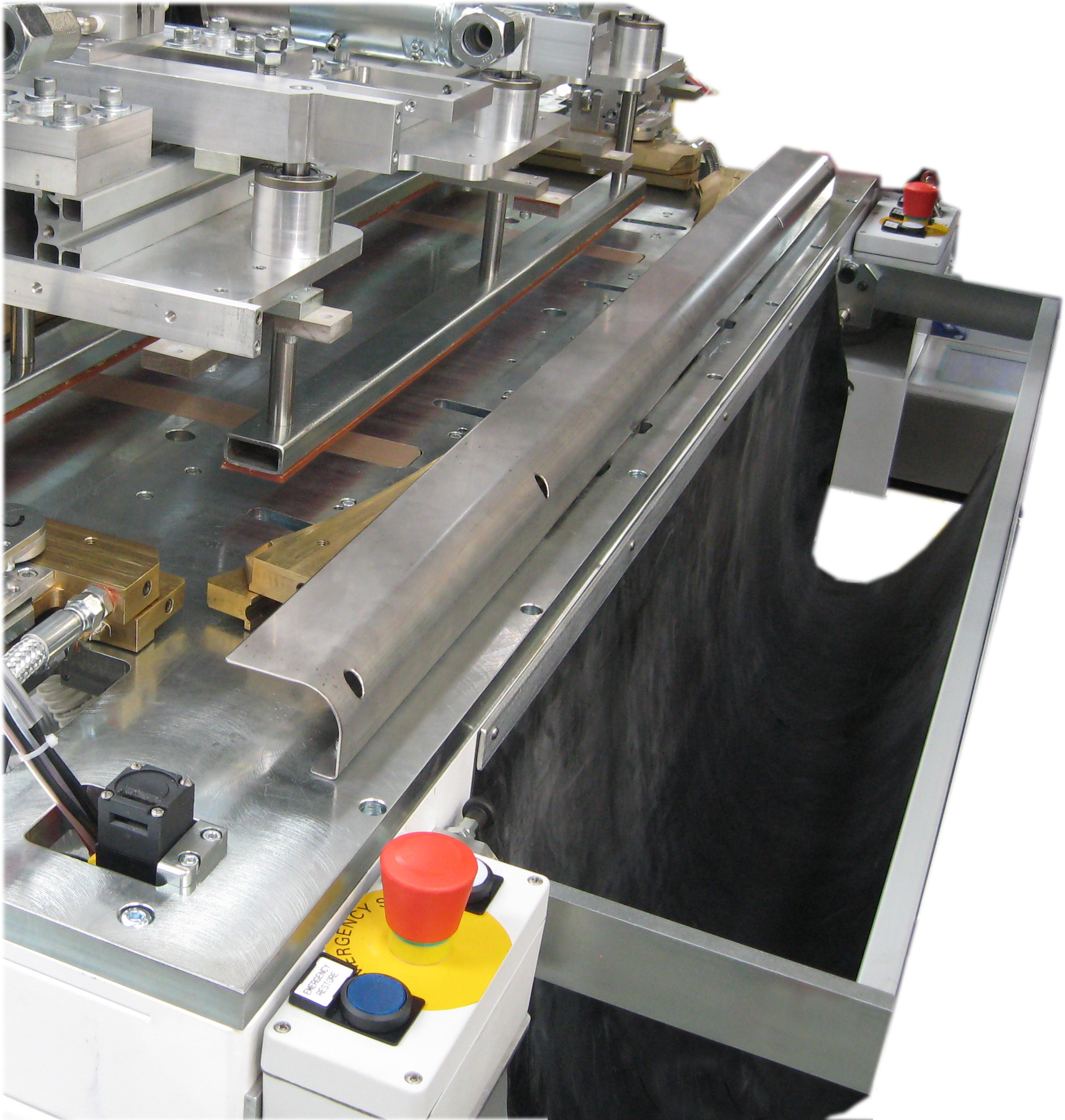 Ribordatrice per pannello baule auto