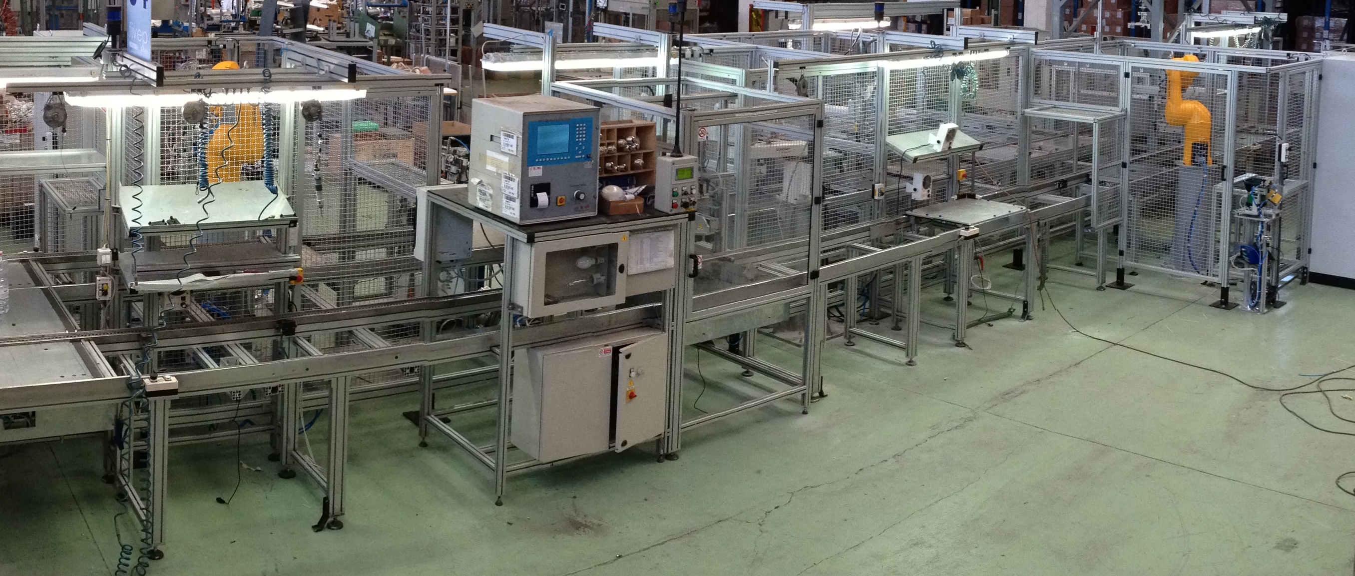 Automazione linea produzione fari stradali